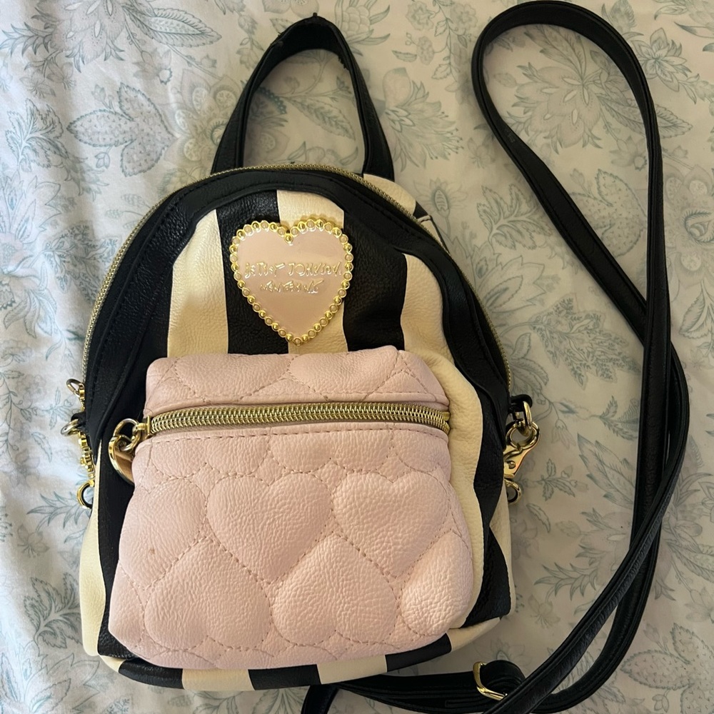 Backpack shaped purse